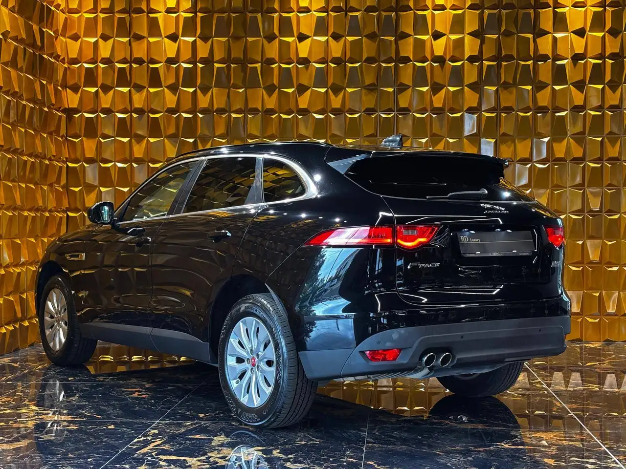 2020 Jaguar F-Pace 2.0d i4 Prestige AWD auto my20 Tagliandi Jaguar, photograph 5