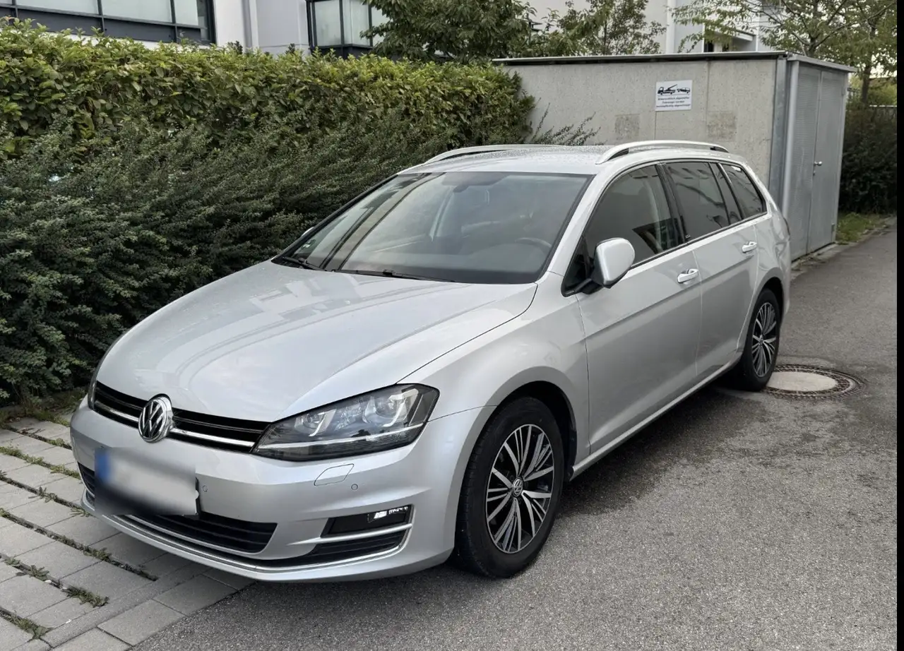 Volkswagen Golf Variant 1.6 TDI BlueMotion Technology Allstar — photo 1 of 15