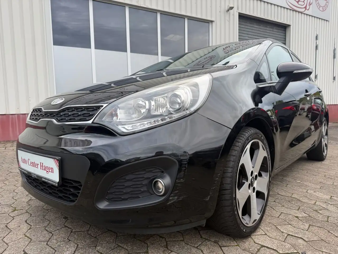 Kia Rio 1,4 80kW 109PS 6-Gang/Spirit/LED/SHZ/NAV/KAM — photo 1 of 32