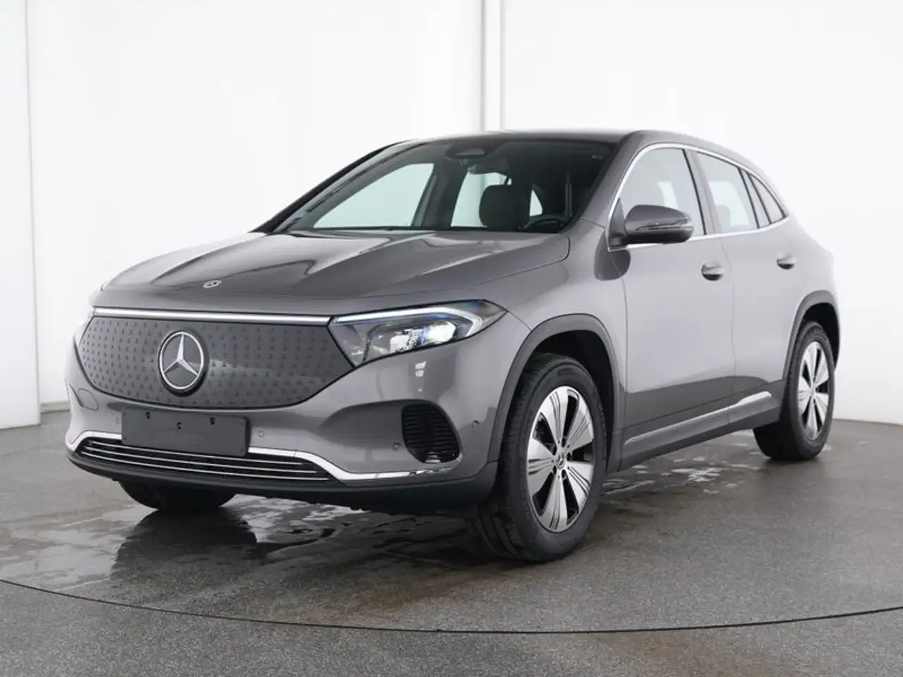 Mercedes-Benz EQA 250 + Progressive*LED*WinterP*Temomat*CarPlay — photo 1 of 12