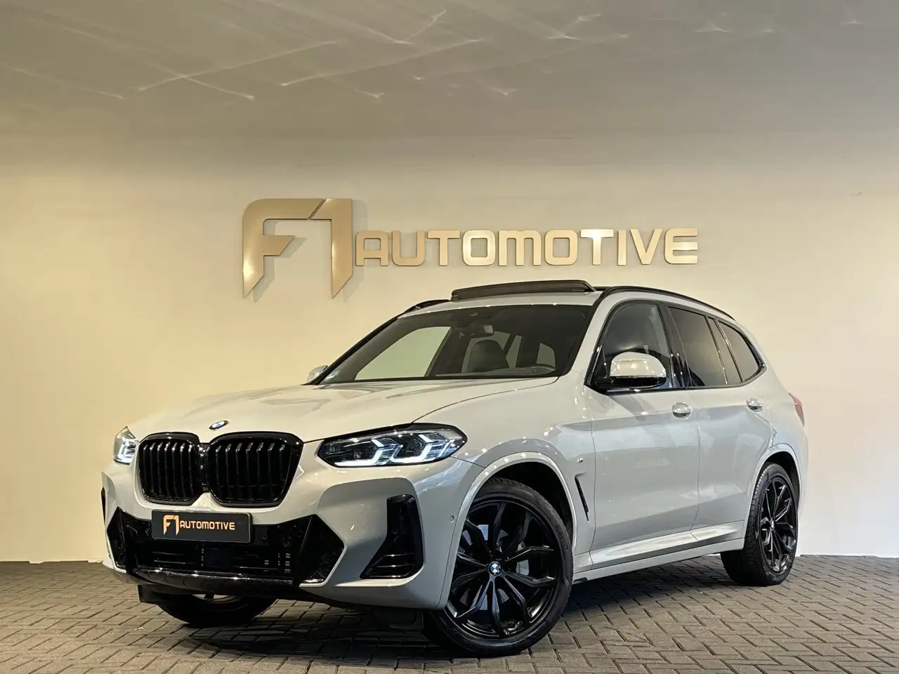 BMW X3 XDrive30i High Executive Pano|Keyless|Memory|HuD|S — photo 1 of 40