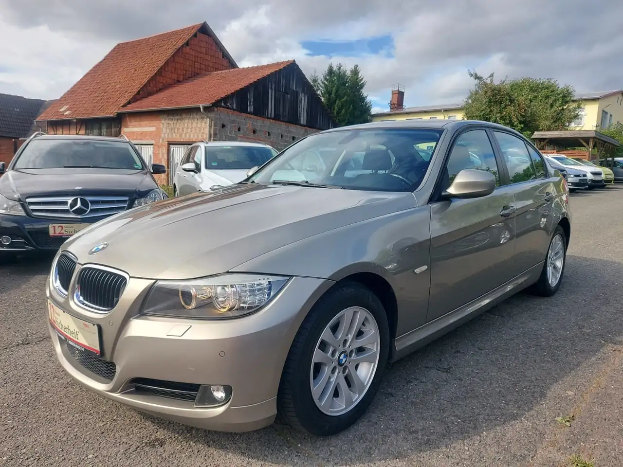 BMW 320 Automatik 3 Lim. 320d Navi Xenon PDZ SHZ — photo 1 of 17