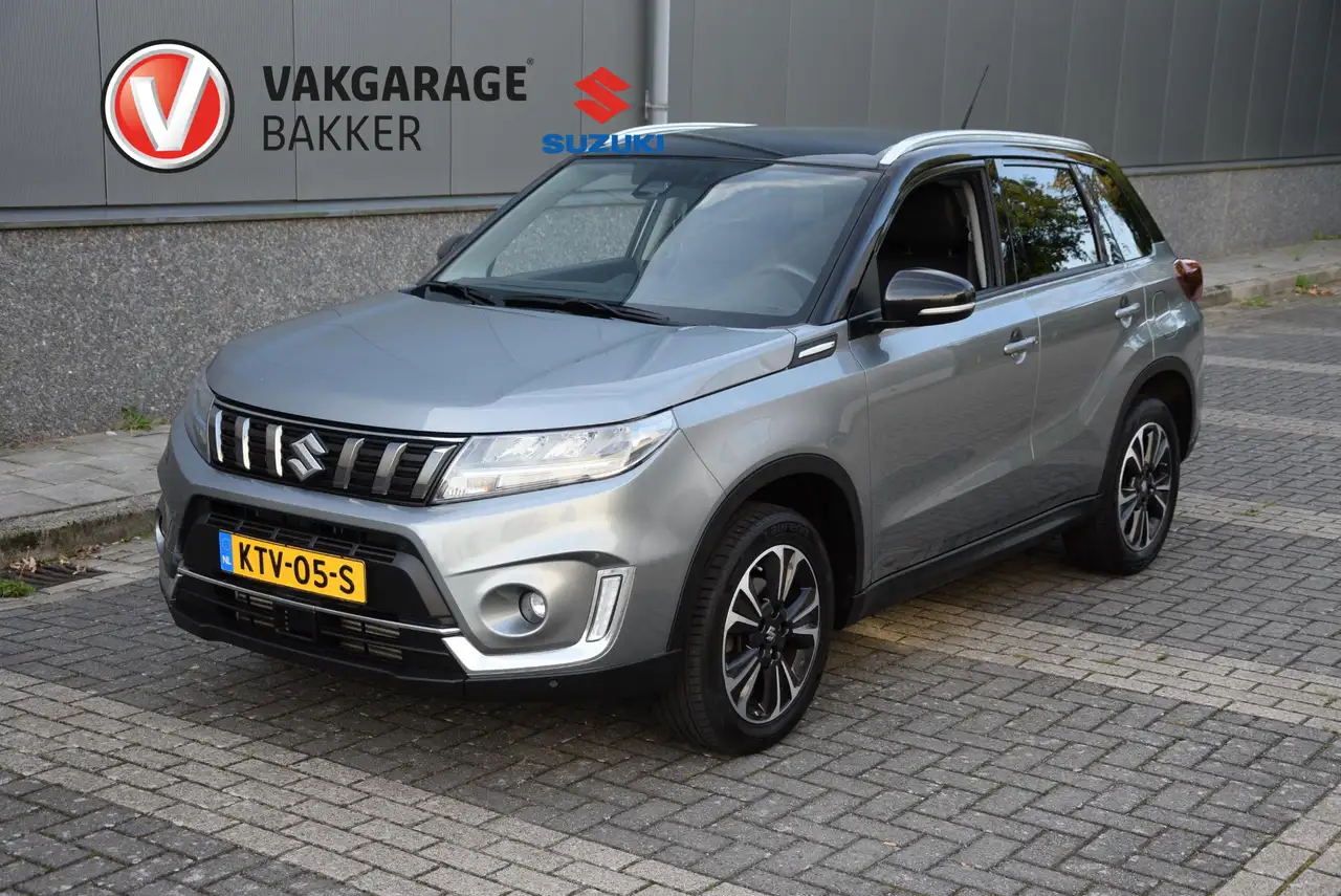 Suzuki Vitara 1.4 Boosterjet Style Smart Hybrid — photo 1 of 23