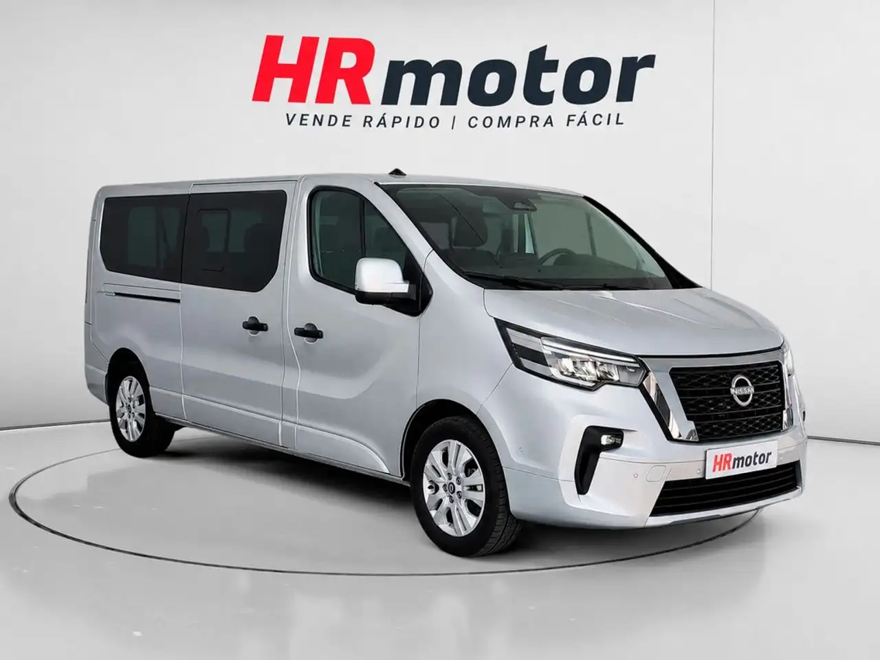 Nissan Primastar Combi 9 2.0dCi S&S L2H1 1T Acenta 110kW — photo 1 of 26