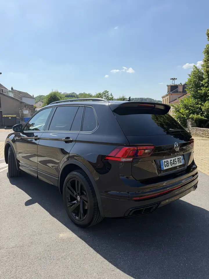 Volkswagen Tiguan 2.0 TDI SCR 4MOTION DSG R-Line — photo 1 of 7
