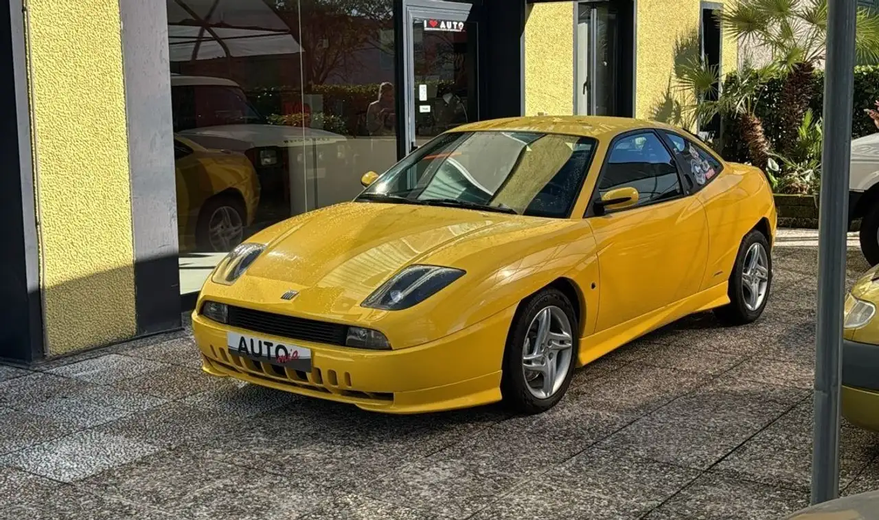 Fiat Coupe 2.0 20v turbo — photo 1 of 4