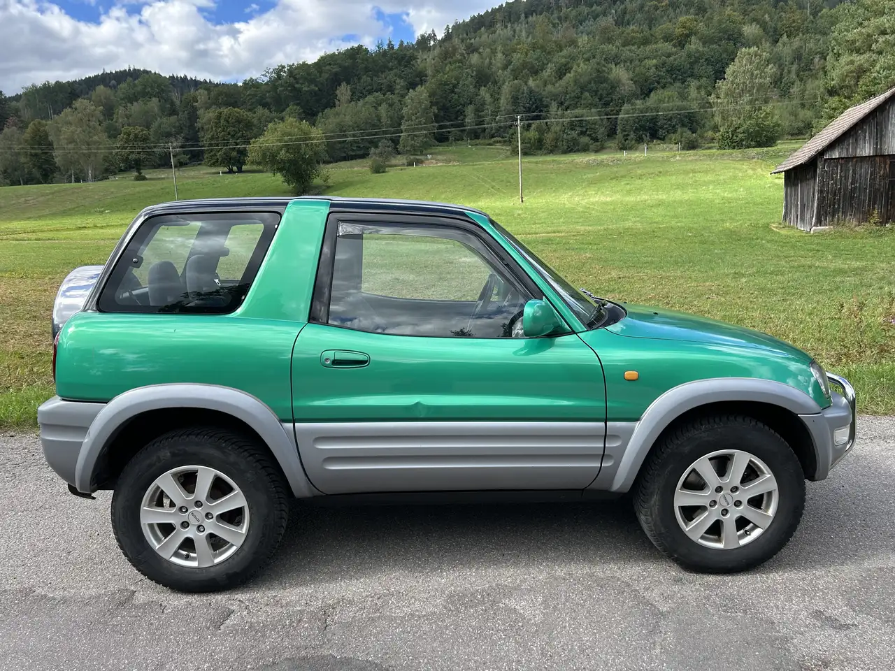 Toyota RAV 4 RAV 4 Tüv neu — photo 1 of 14