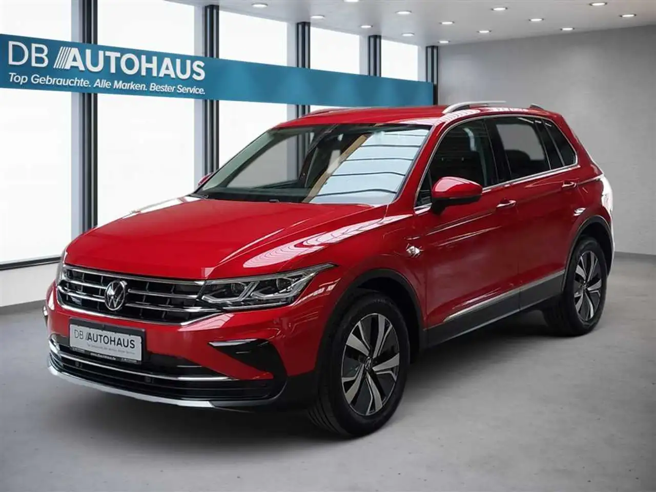 Volkswagen Tiguan Elegance 1.4 eHybrid DSG — photo 1 of 23