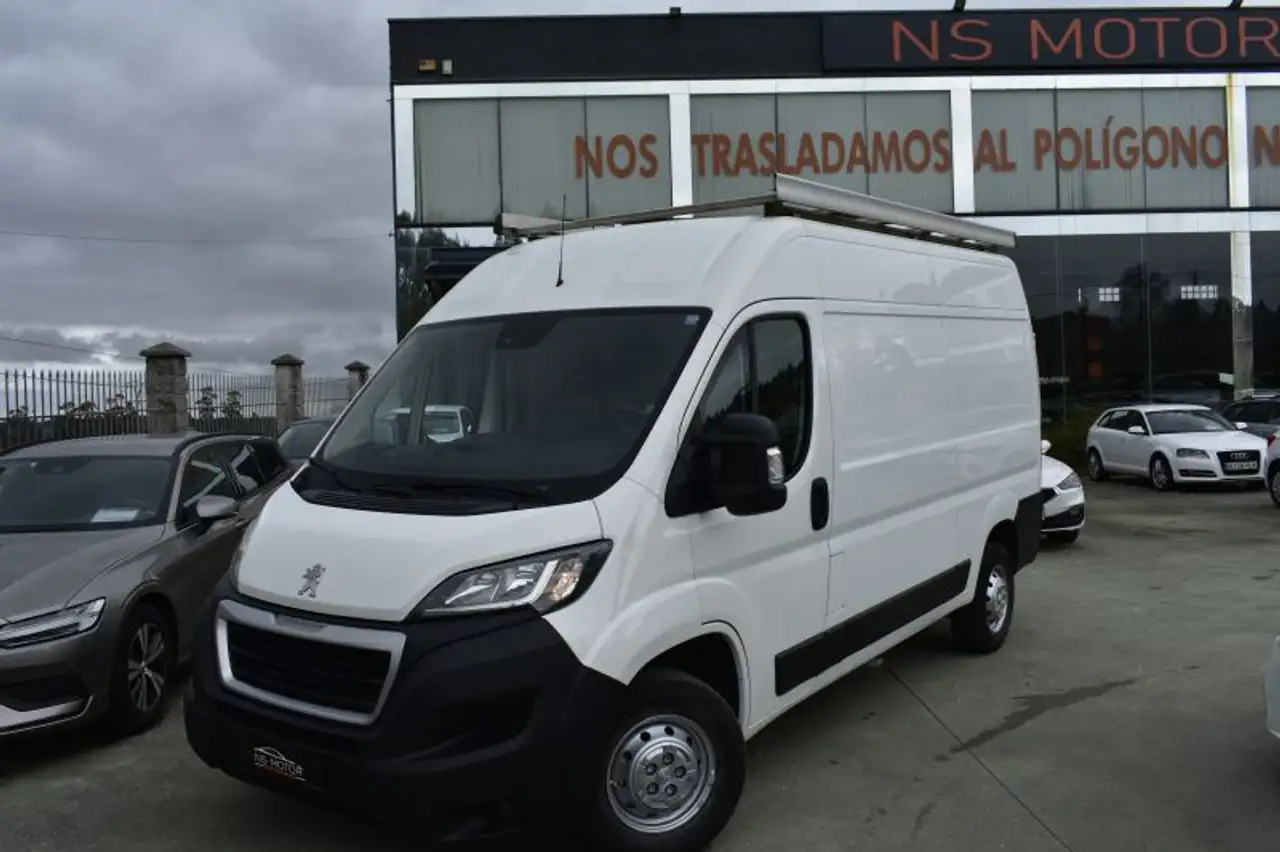 Peugeot Boxer Furgón 2.2BlueHDI 335 L2H2 S&S 140 — photo 1 of 9