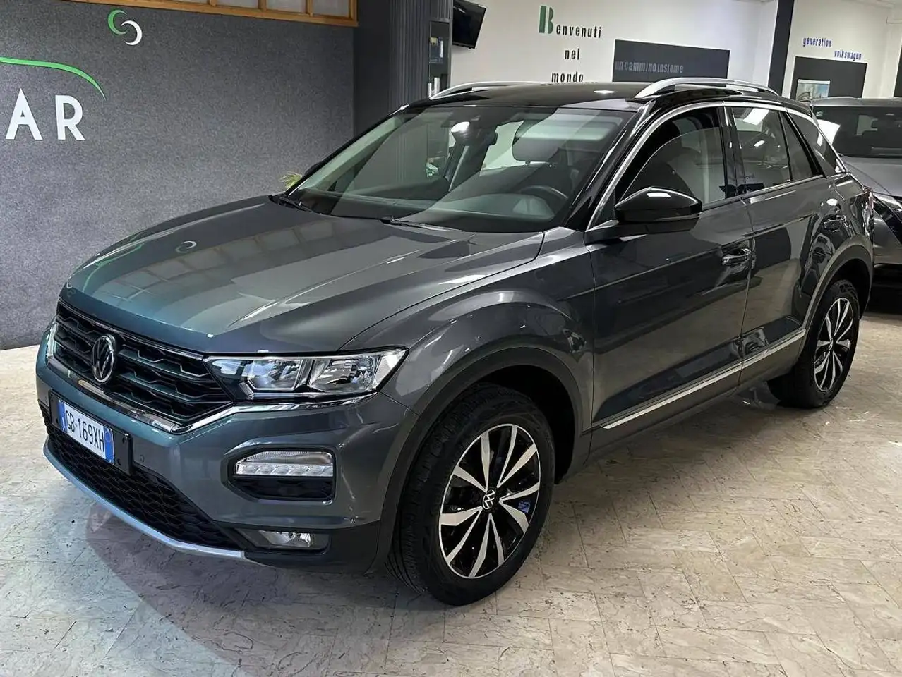 Volkswagen T-Roc 1.6 tdi Style — photo 1 of 15