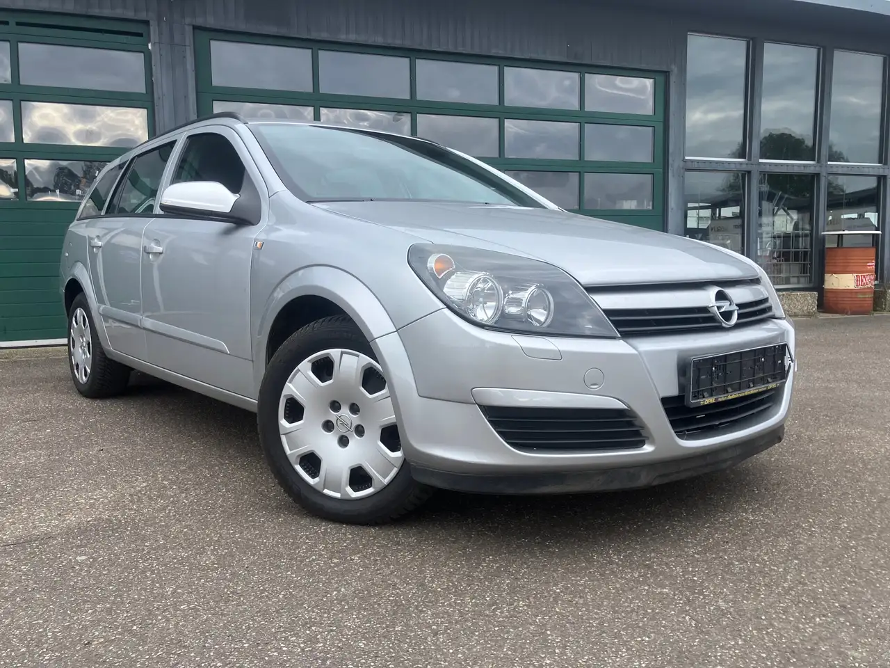 Opel Astra 1.6 Edition Klima Multi Tempomat Scheckheft ZR Neu — photo 1 of 16