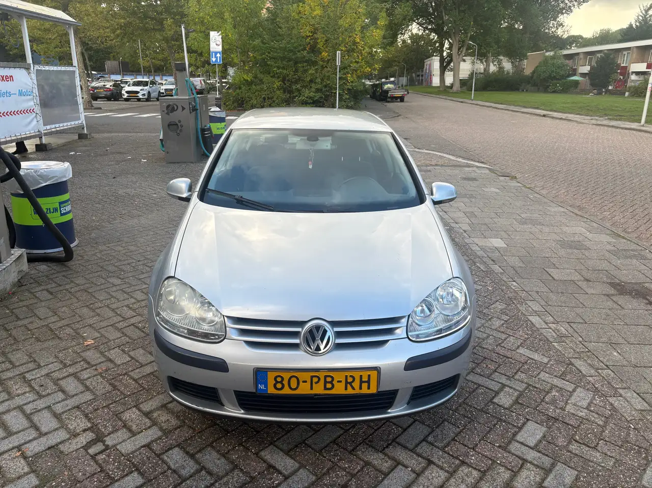 Volkswagen Golf Golf 1.6 FSI Comfortline — photo 1 of 9