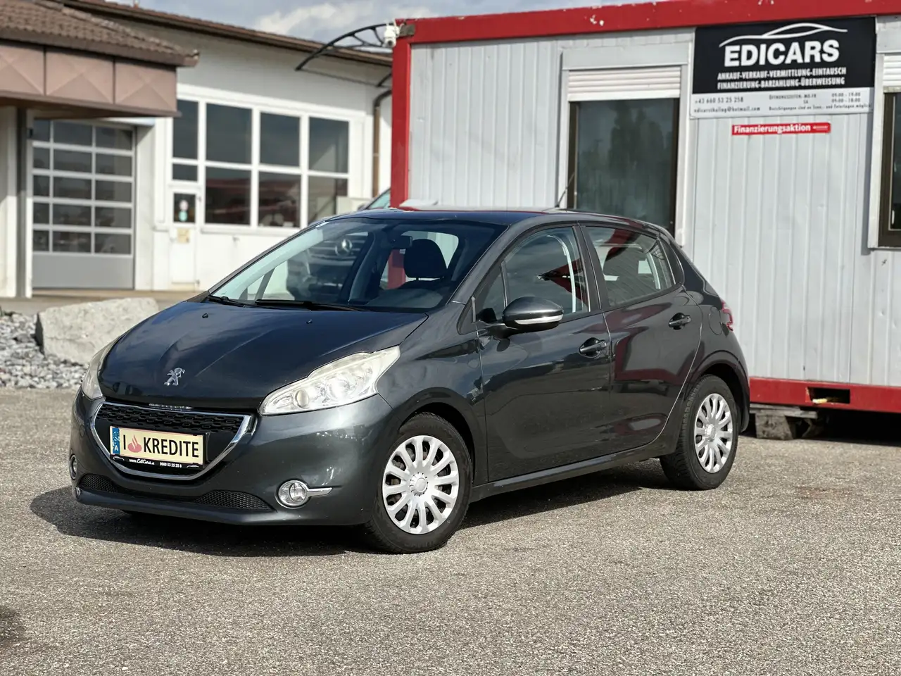 Peugeot 208 Active — photo 1 of 16