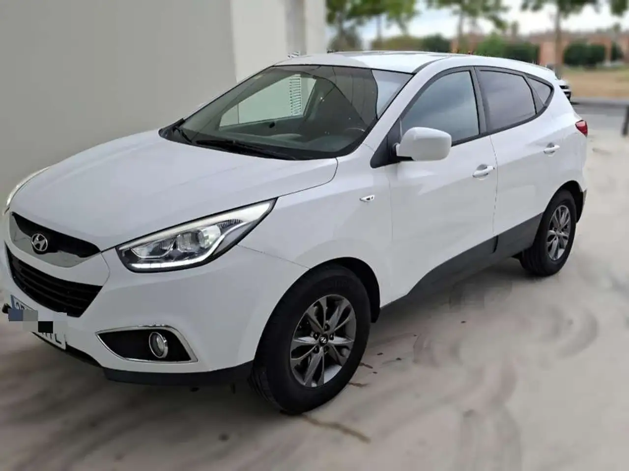 Hyundai iX35 1.7 CRDi Stadt 4x2 — photo 1 of 6