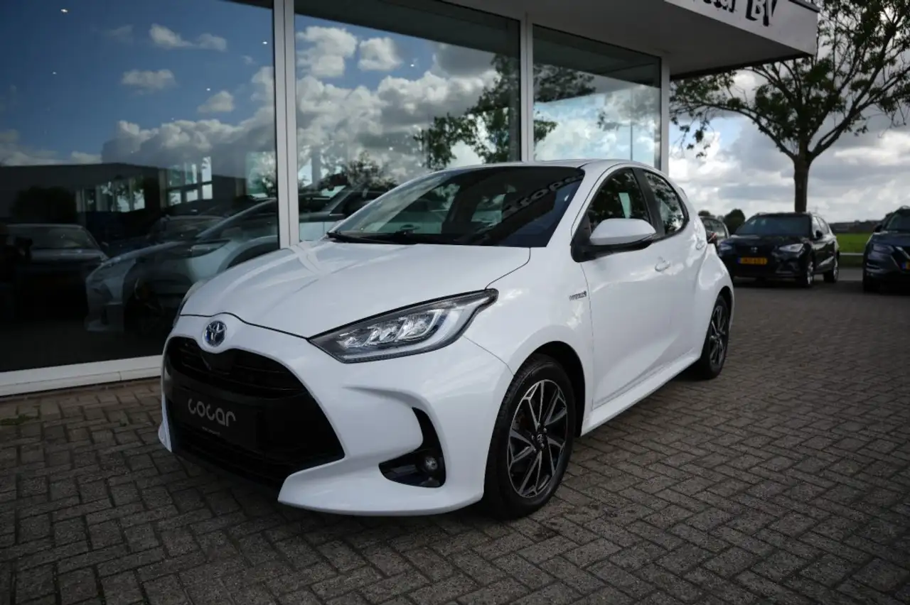 Toyota Yaris 1.5 HYB. Camera,Carplay, Trekhaak — photo 1 of 23