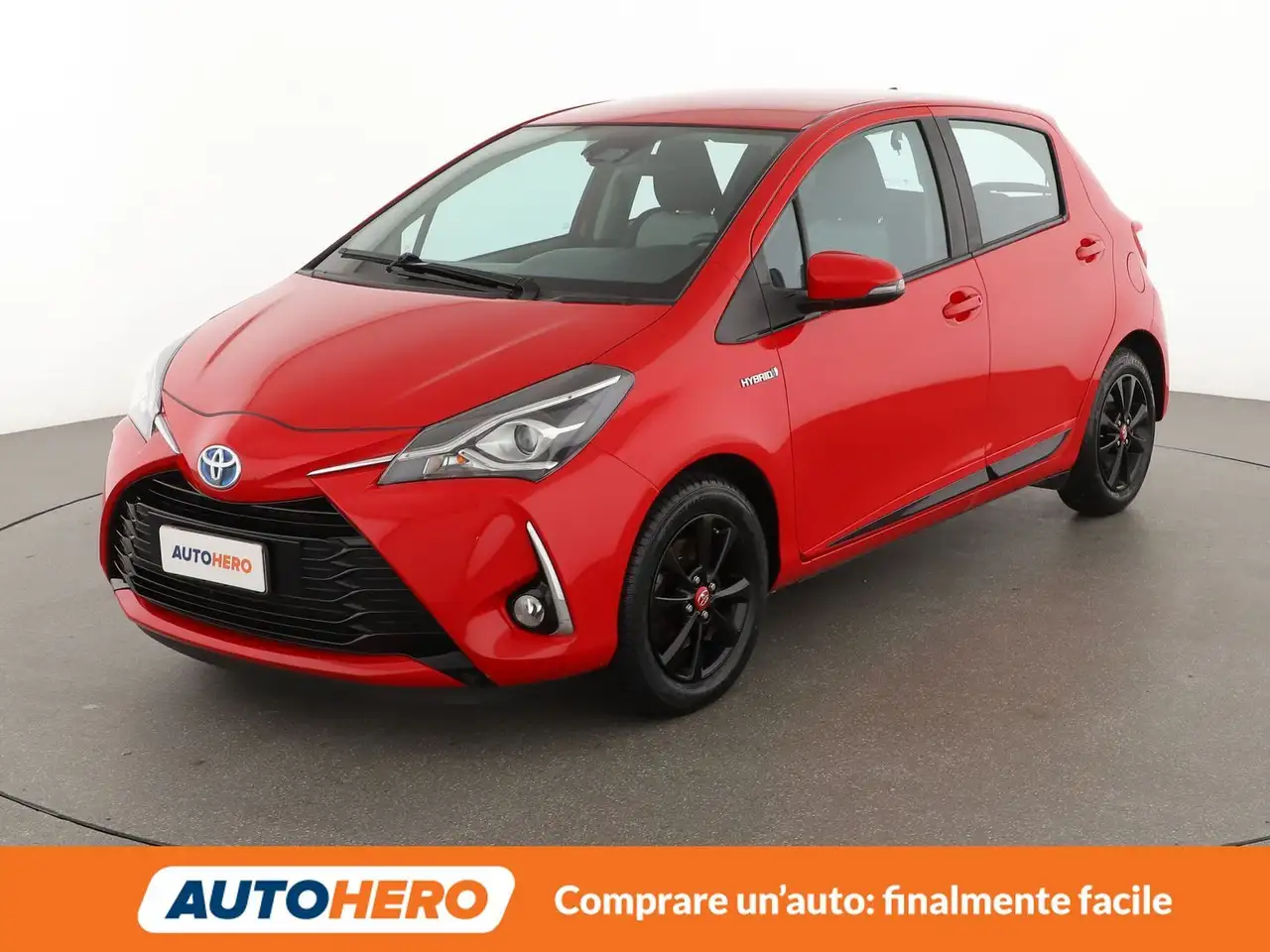 Toyota Yaris 1.5 Hybrid Active — photo 1 of 15