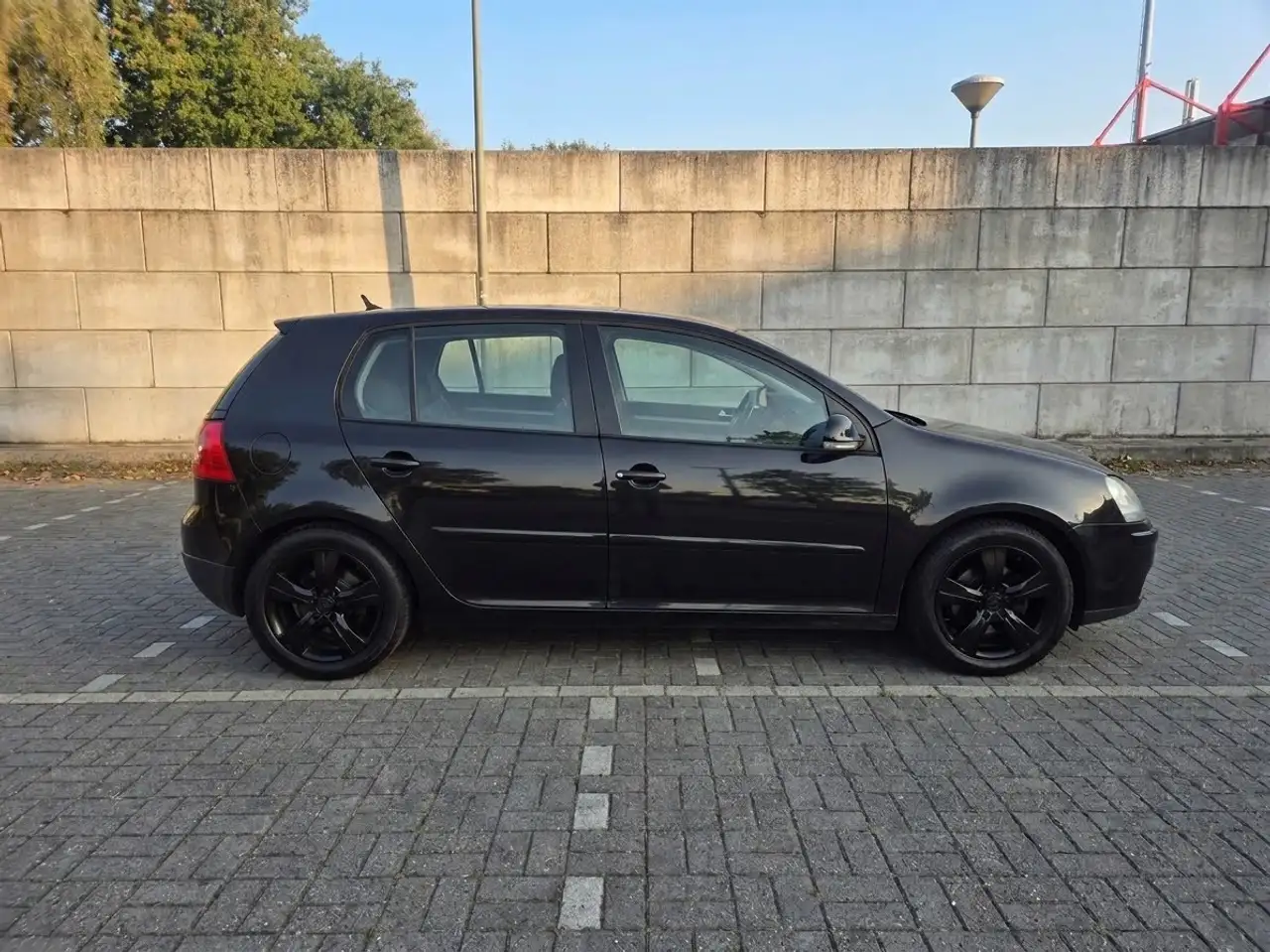 Volkswagen Golf 1.6 FSI Comfortline apk nieuw — photo 1 of 6