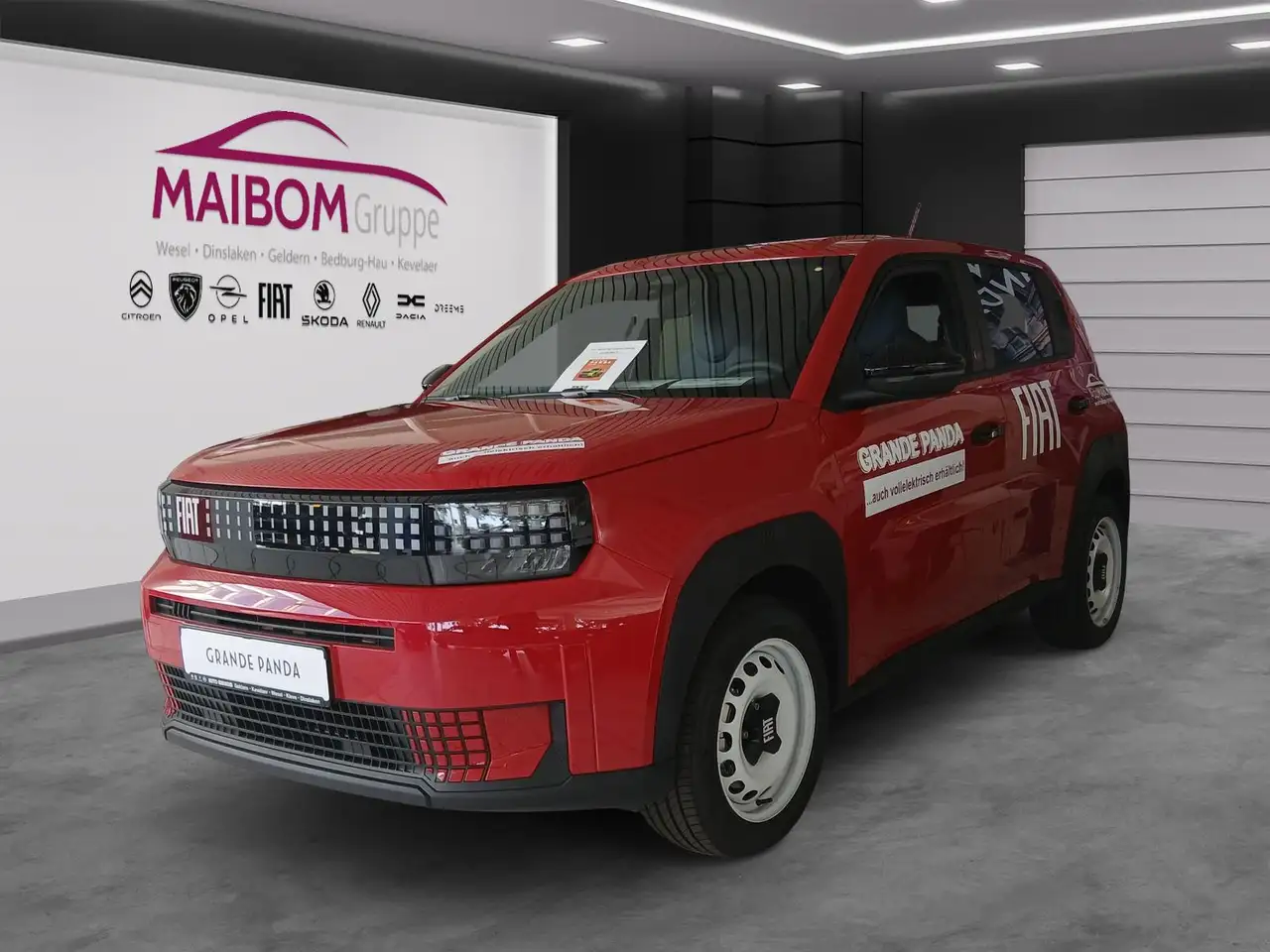 Fiat Grande Panda Elektro 83 kW Red — photo 1 of 16