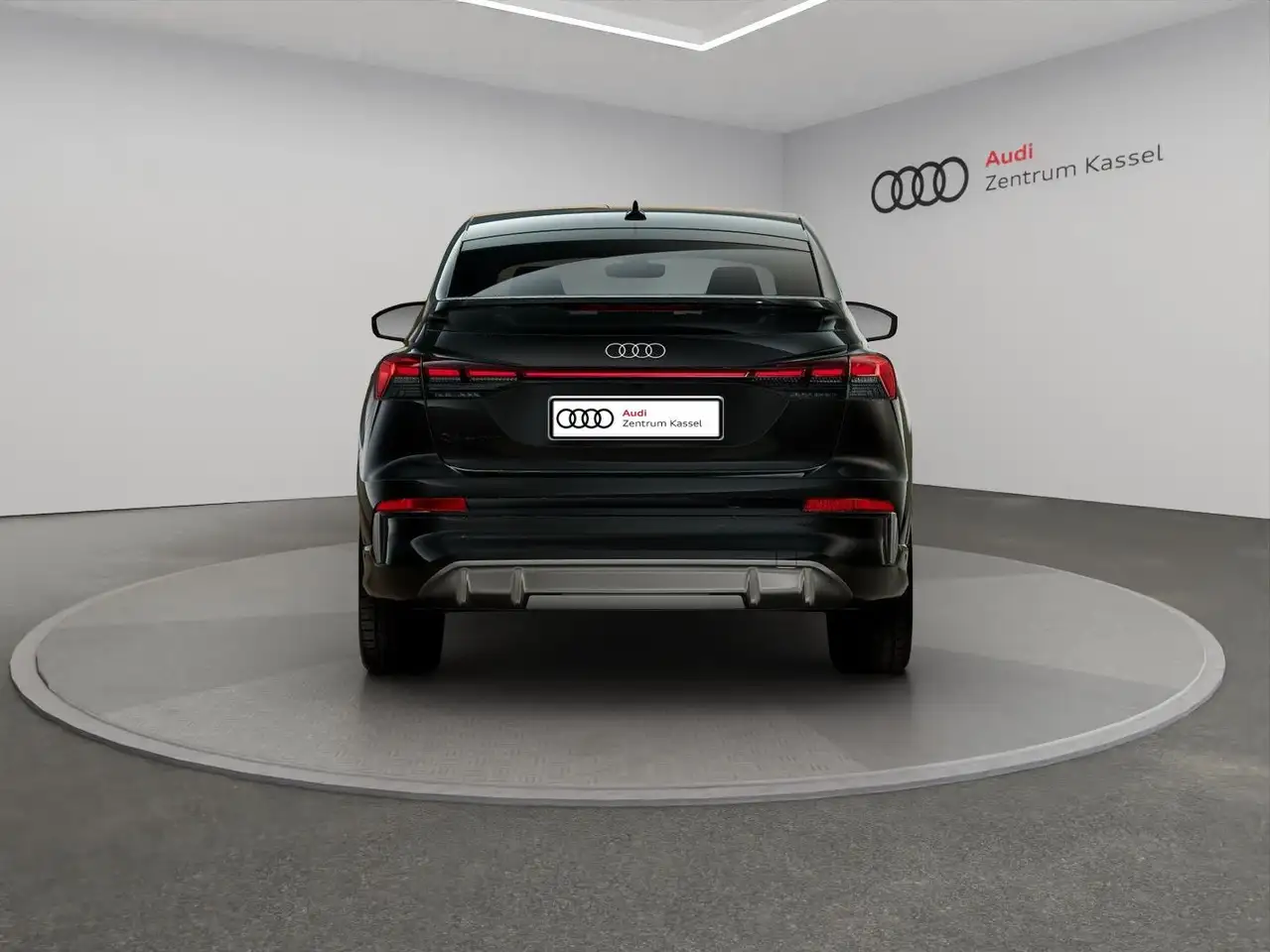 2027 Audi Q4 e-tron Q4 SB e-tron perform. S line Matrix Tech+ 360°, photograph 5