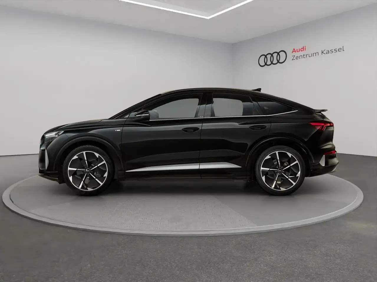 2027 Audi Q4 e-tron Q4 SB e-tron perform. S line Matrix Tech+ 360°, photograph 3