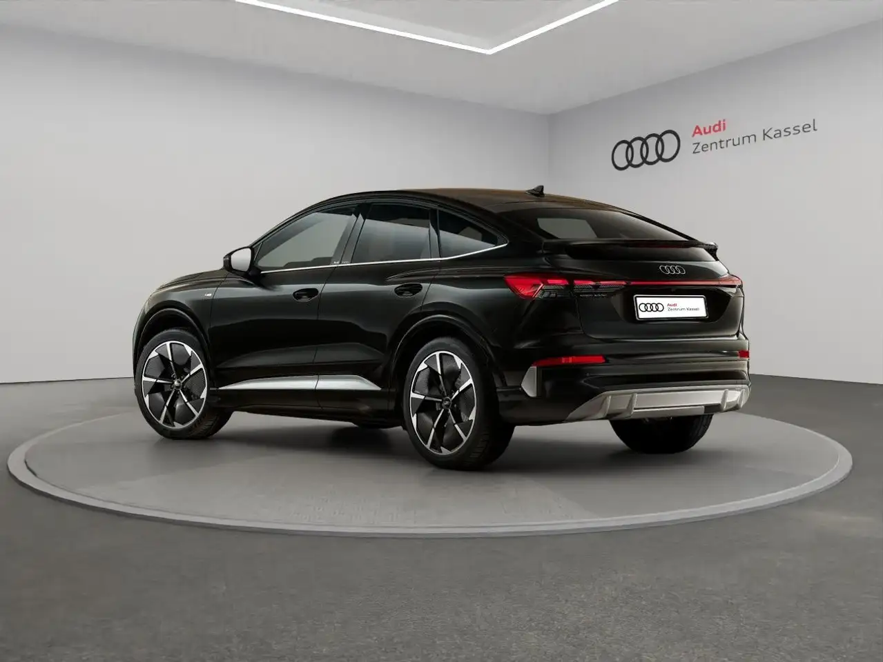 2027 Audi Q4 e-tron Q4 SB e-tron perform. S line Matrix Tech+ 360°, photograph 4