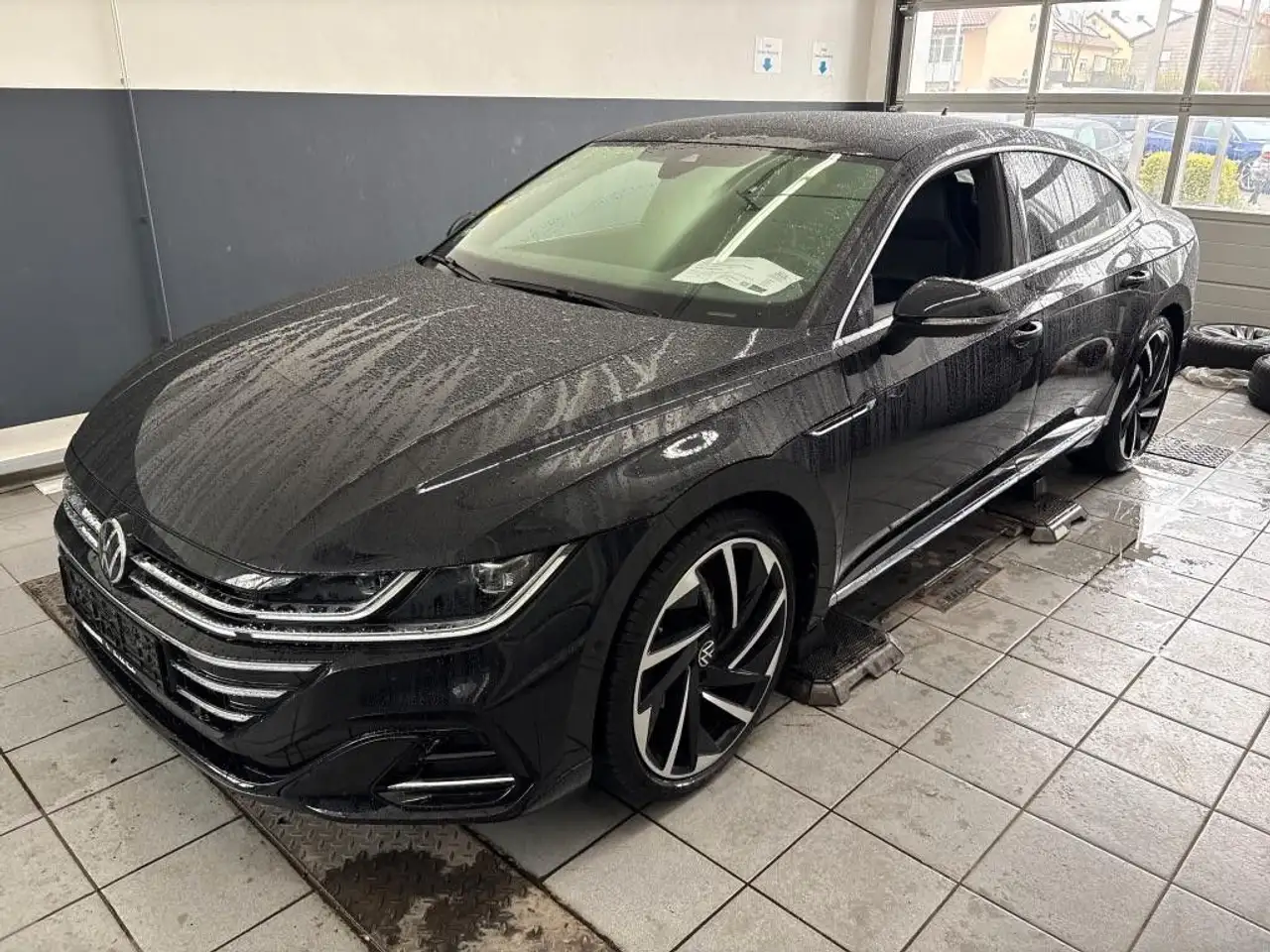 Volkswagen Arteon R-Line 4Motion 2.0TDI DSG Navi SHZ ACC — photo 1 of 7