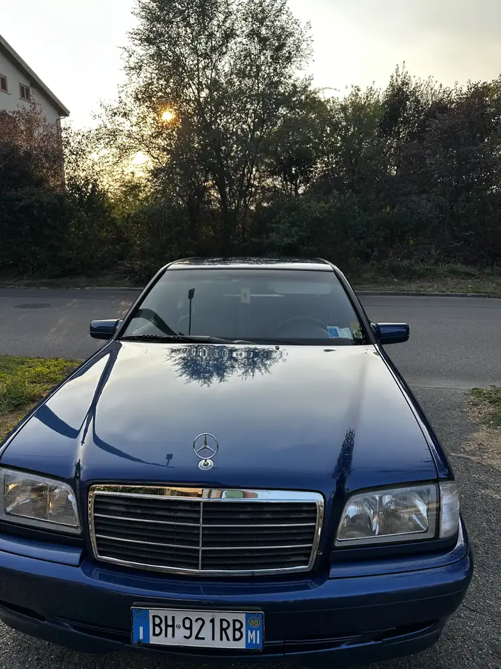 Mercedes-Benz C 200 k Classic — photo 1 of 10