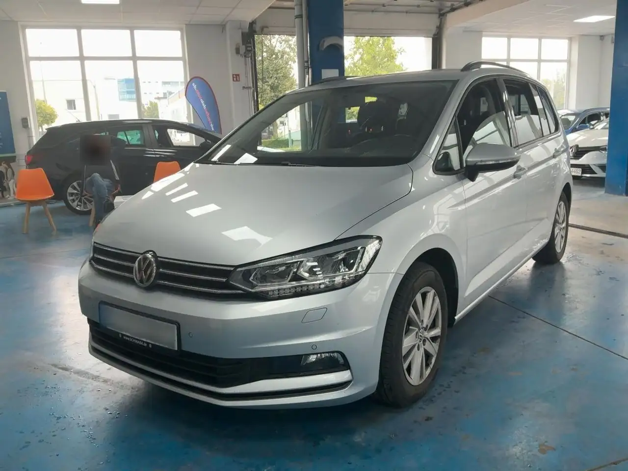 Volkswagen Touran Comfortline DSG Massage LED PDC v+h Sitzh — photo 1 of 15