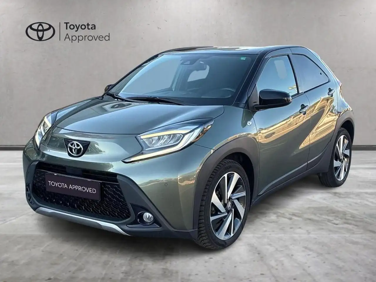 Toyota Aygo X 1.0 Lounge 72cv s-cvt — photo 1 of 16