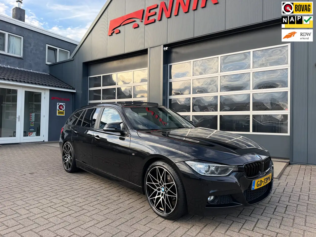 BMW 320 3-serie Touring 320i High Executive M-Sport / Pano — photo 1 of 40