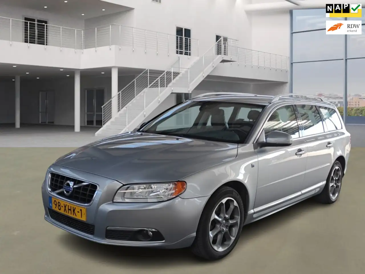 Volvo V70 2.0 T5 Ocean Race — photo 1 of 16