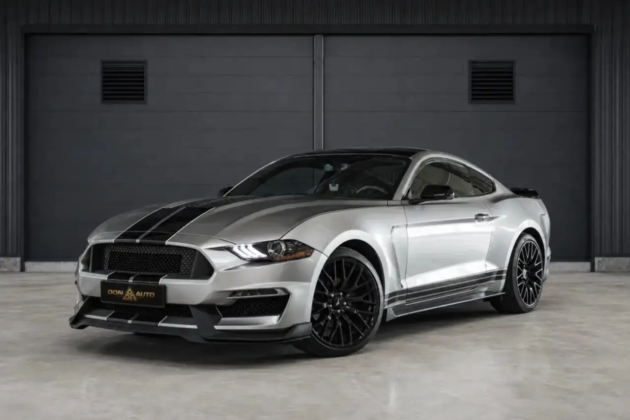 Ford Mustang Convertible 2.3 EcoBoost Aut. — photo 1 of 9