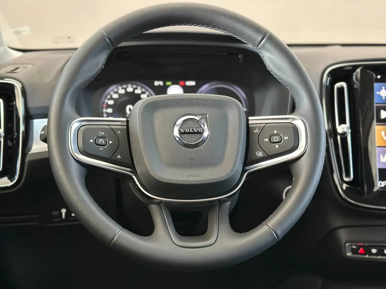 2023 Volvo XC40 1.5 T4 PHEV Essential auto, photograph 11