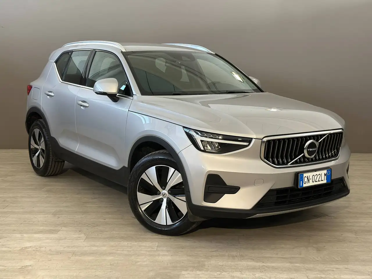 2023 Volvo XC40 1.5 T4 PHEV Essential auto, photograph 3
