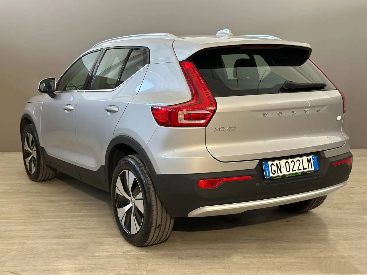 2023 Volvo XC40 1.5 T4 PHEV Essential auto, photograph 4