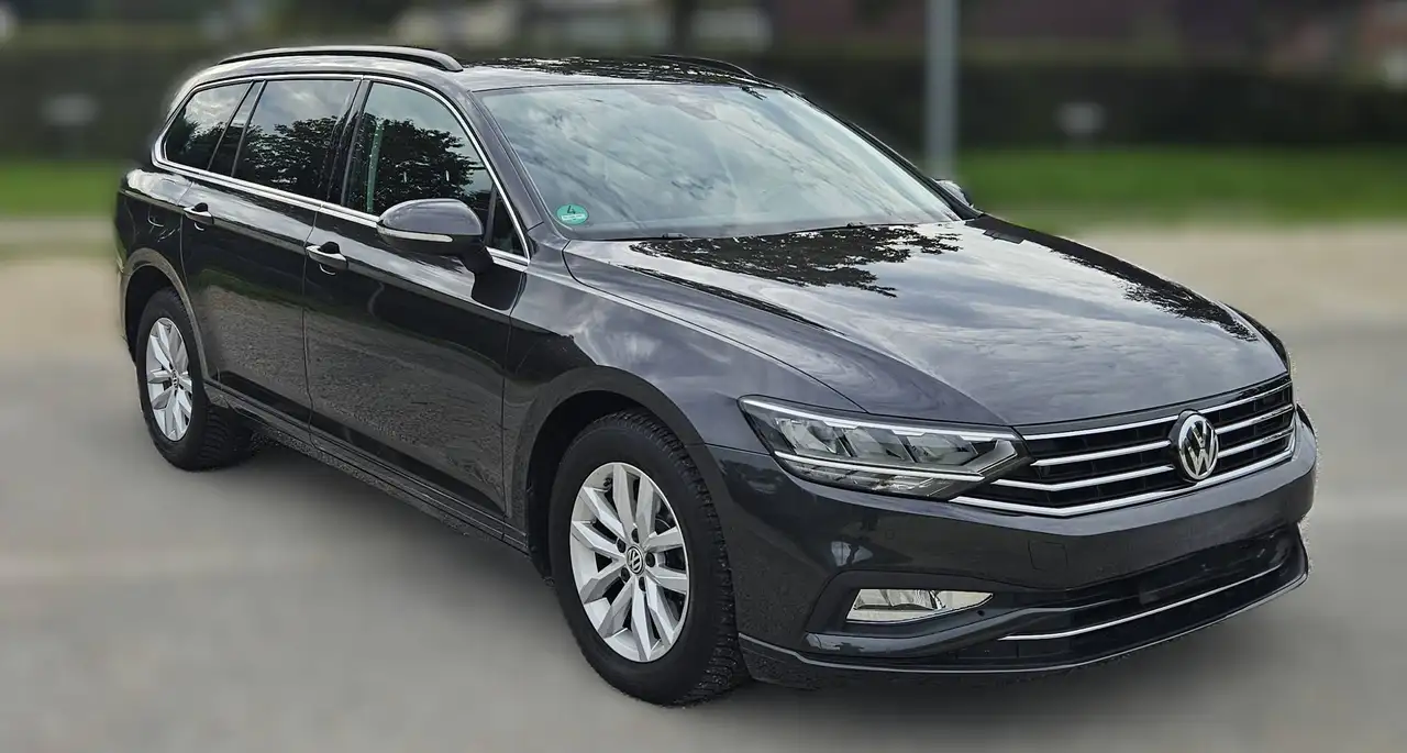 Volkswagen Passat Variant Business 2,0 TDI AHK MFL Automatik 2.Hand — photo 1 of 17