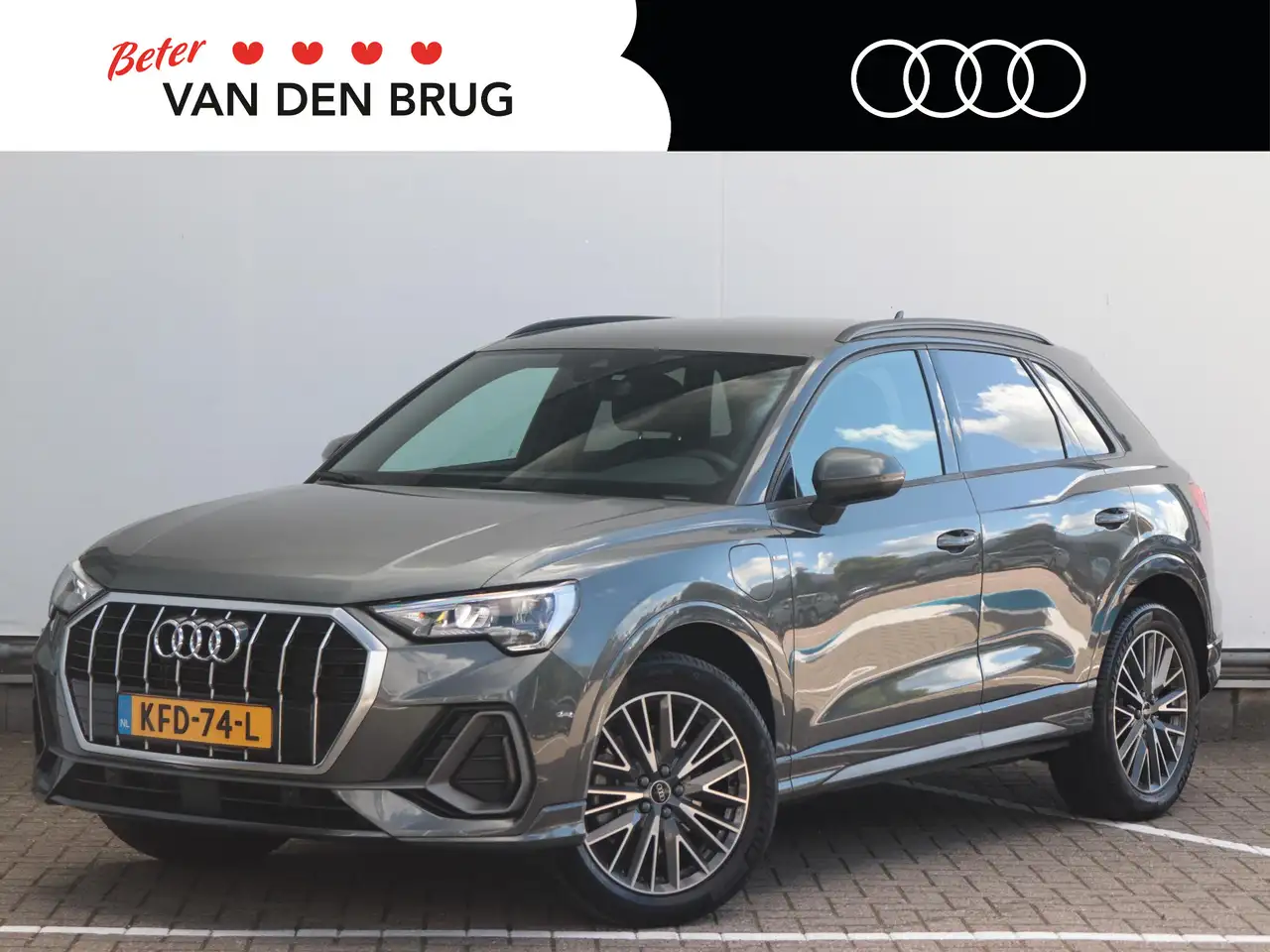 Audi Q3 45 TFSI e S edition | Trekhaak | Achteruitrijcamer — photo 1 of 23