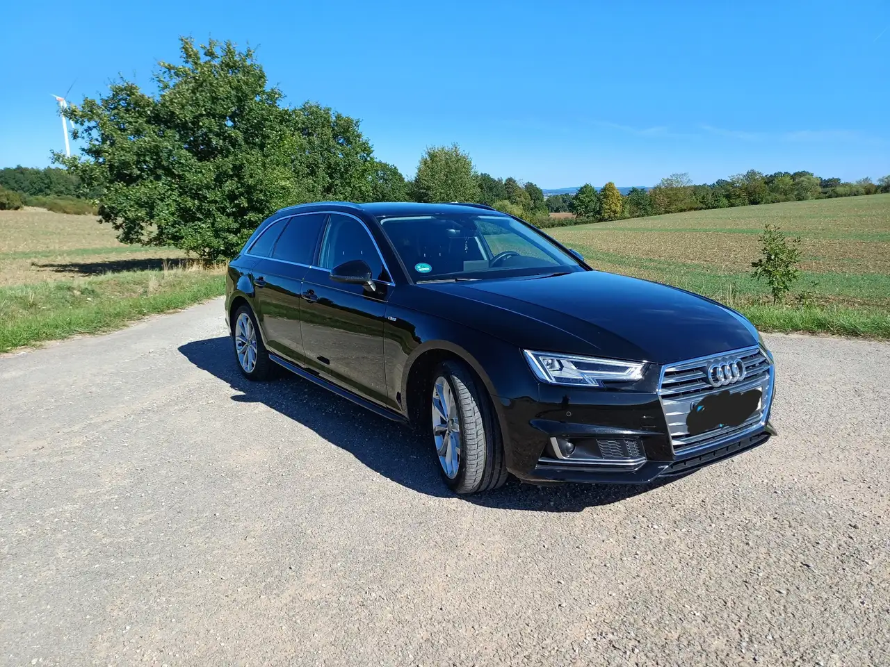 Audi A4 Avant 1.4 TFSI S tronic design, s-line — photo 1 of 13