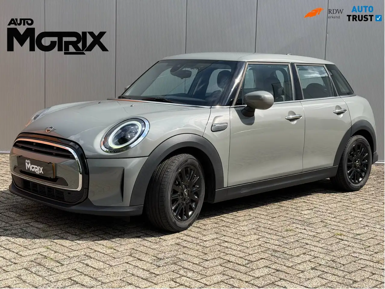 MINI Cooper Mini Cooper 2022 Business 1.5 — photo 1 of 14