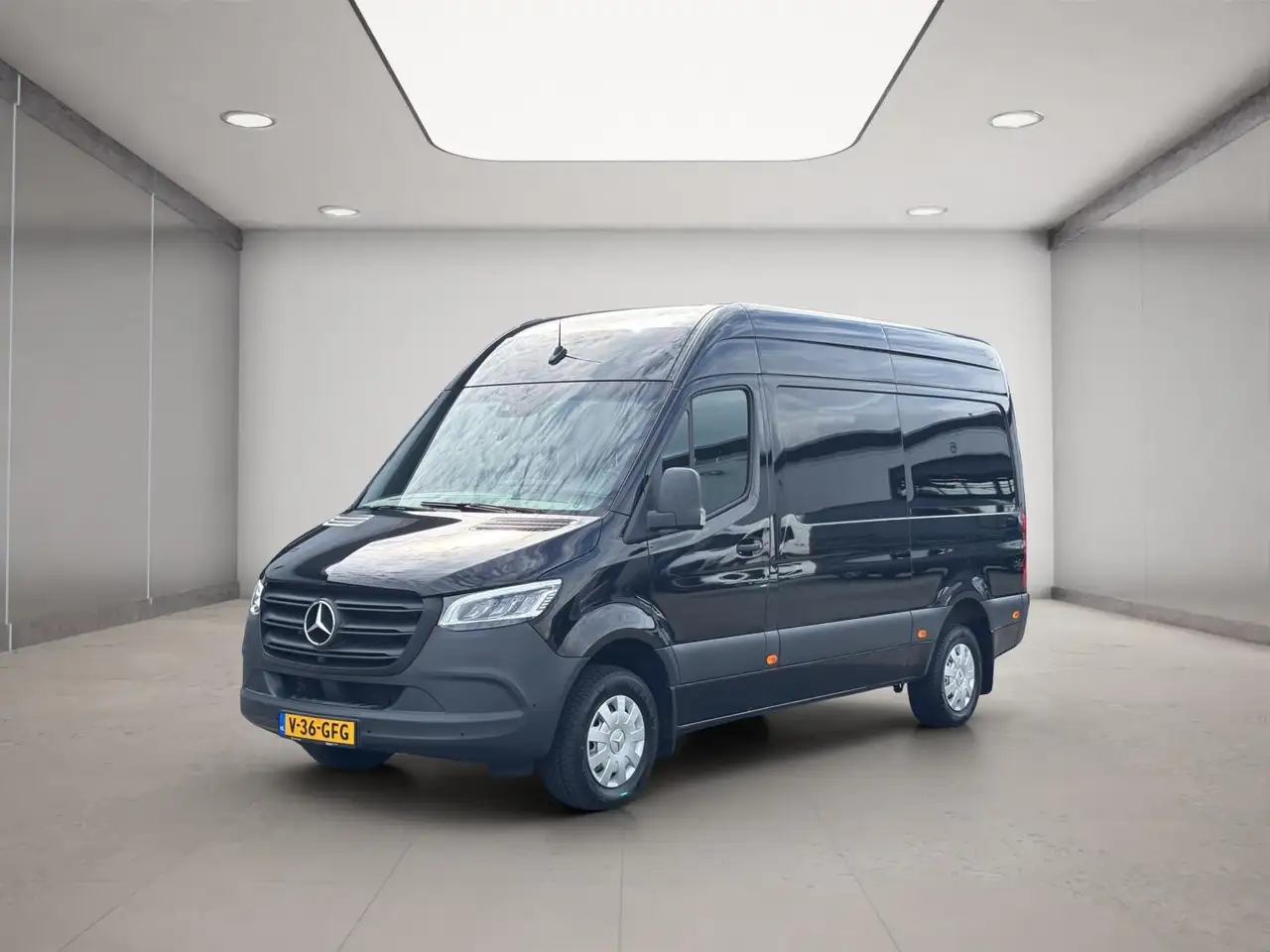 Mercedes-Benz Sprinter 317 CDI L2H2 | LED, Leer, Trekhaak, Standkachel — photo 1 of 30