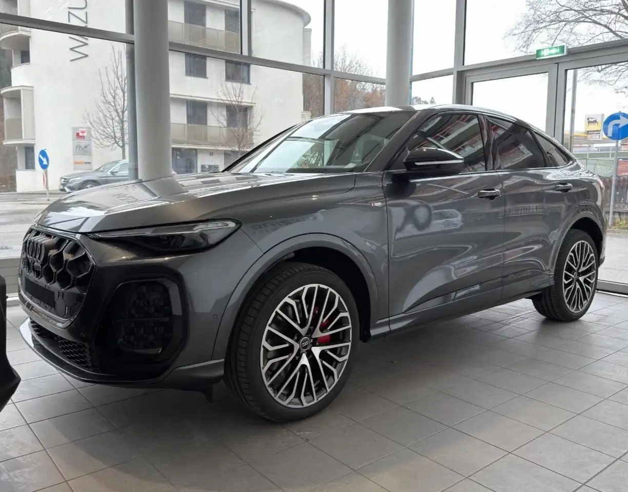 Audi Q5 Sportback 40 2.0 tdi mhev 12V S line quattro s-tro — photo 1 of 16