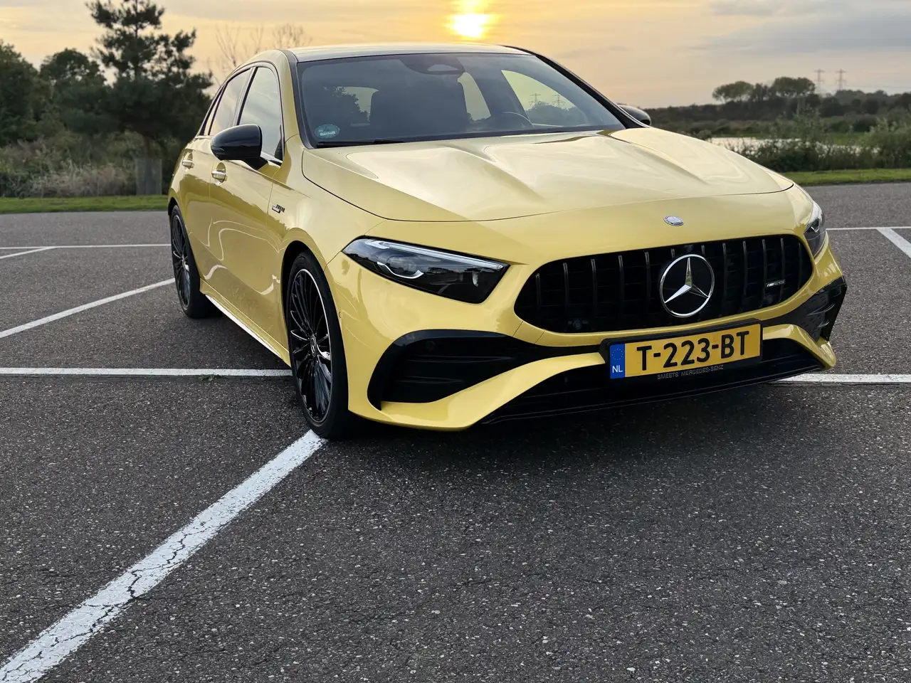 Mercedes-Benz A 250 AMG Line — photo 1 of 20