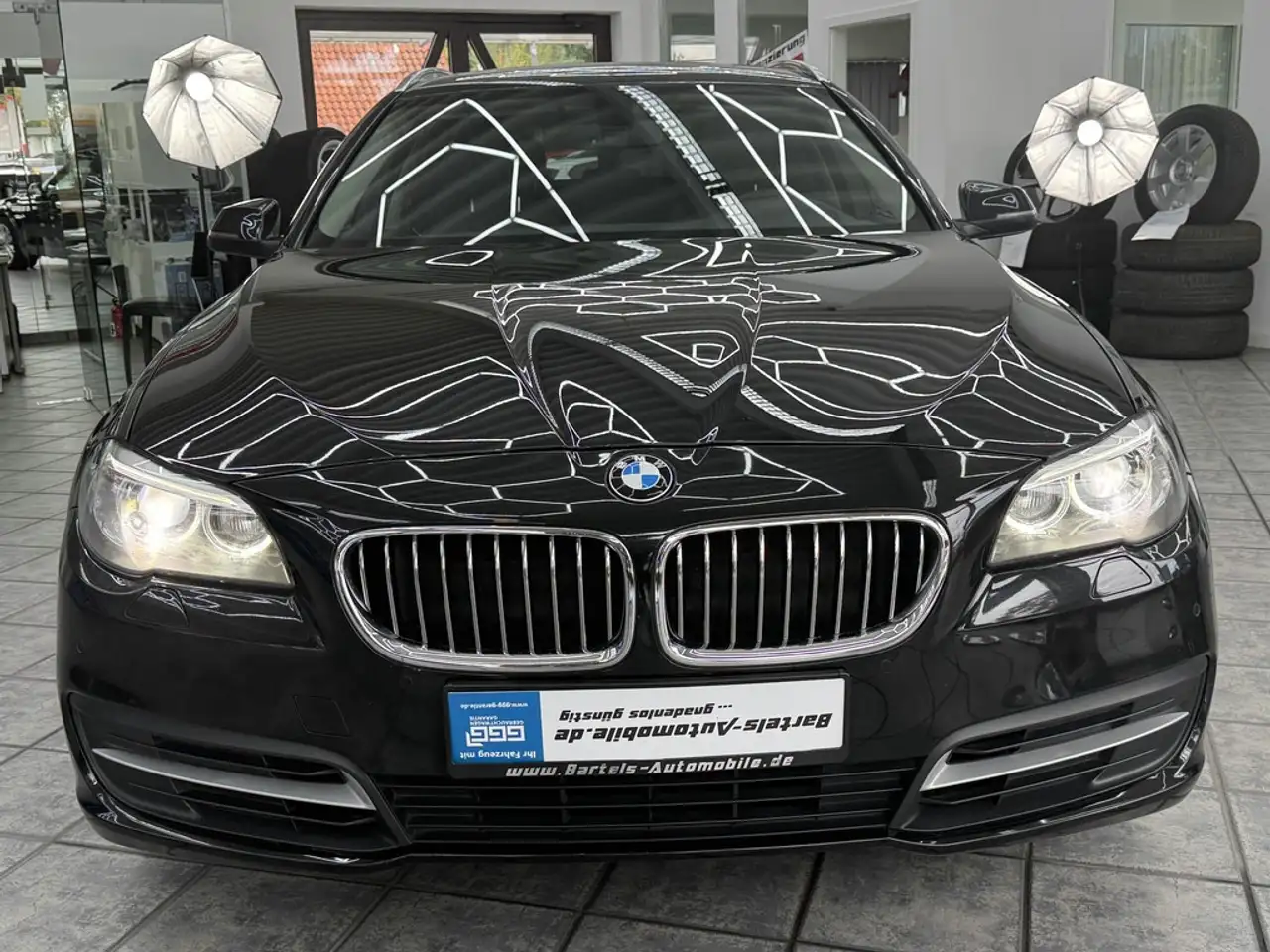 2014 BMW 530 dA Touring xDrive, Leder, Navi, Pano, Xenon, photograph 2
