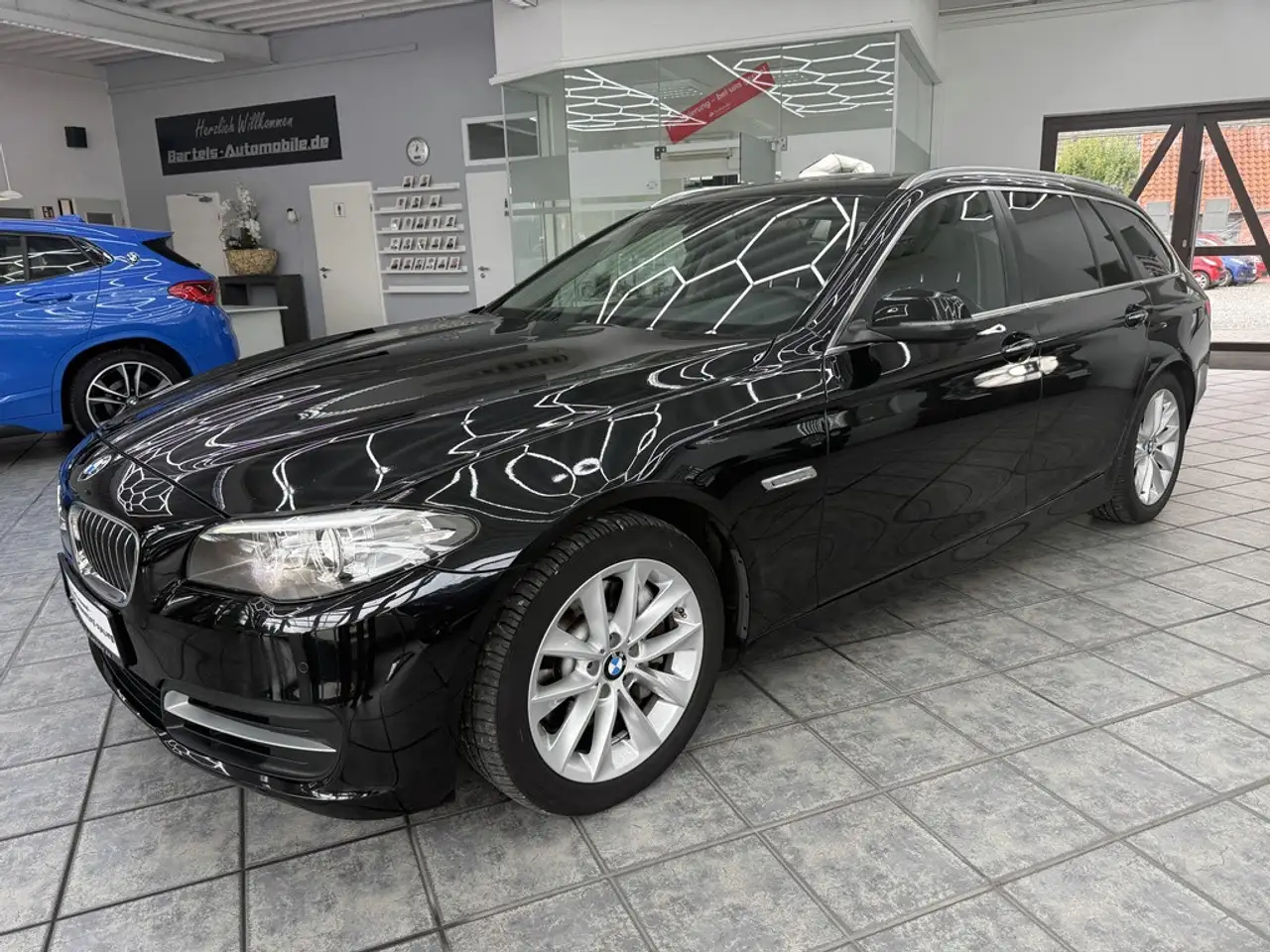 2014 BMW 530 dA Touring xDrive, Leder, Navi, Pano, Xenon, photograph 3