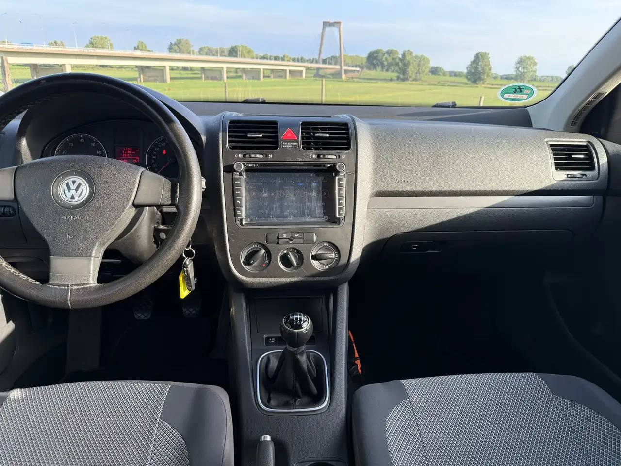 Volkswagen Jetta 1.4 TSI Trendline — photo 1 of 14