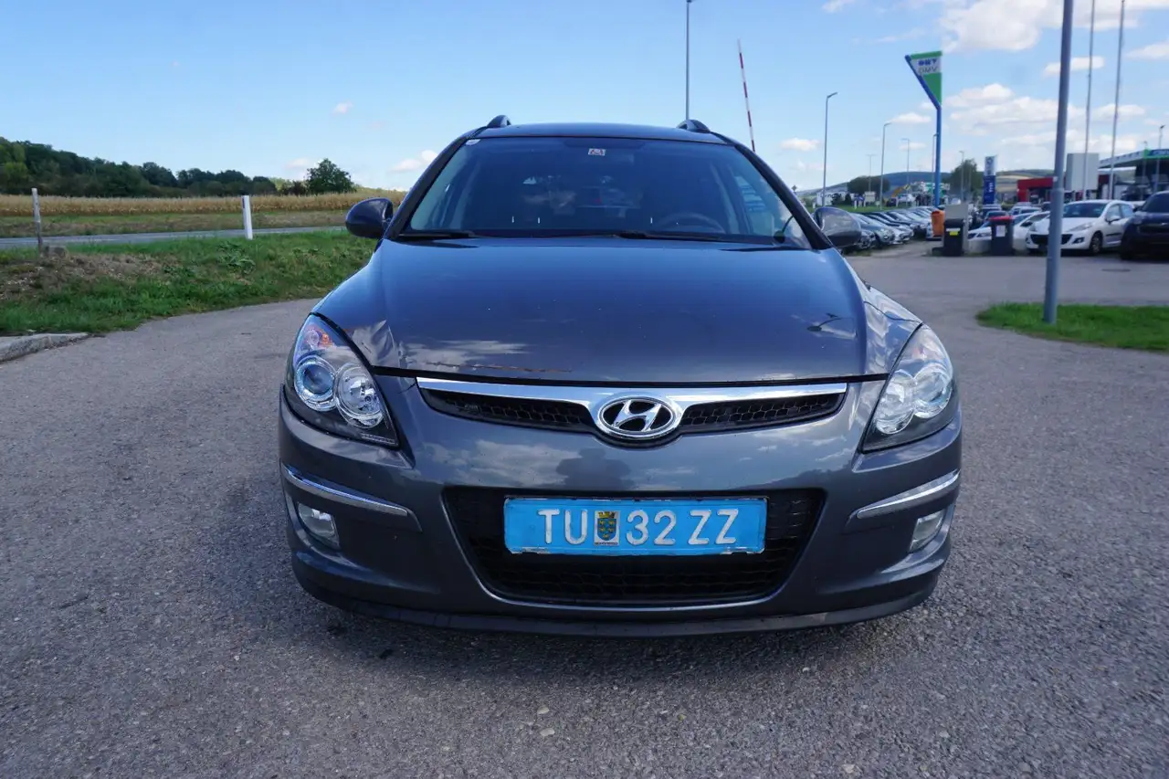 Hyundai i30 1.6 CRDi DPF — photo 1 of 19