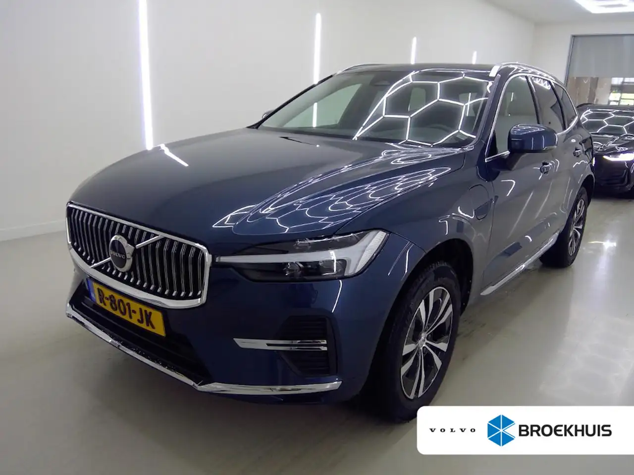 Volvo XC60 T6 Plug -in hybride AWD Bright | Long Range | Pano — photo 1 of 6