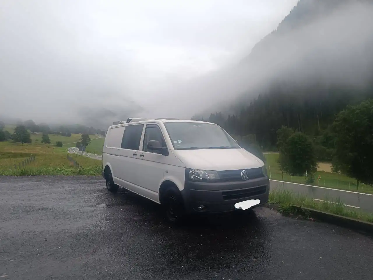 Volkswagen T5 Transporter 2.0 TDI 4motion H1L2 — photo 1 of 18