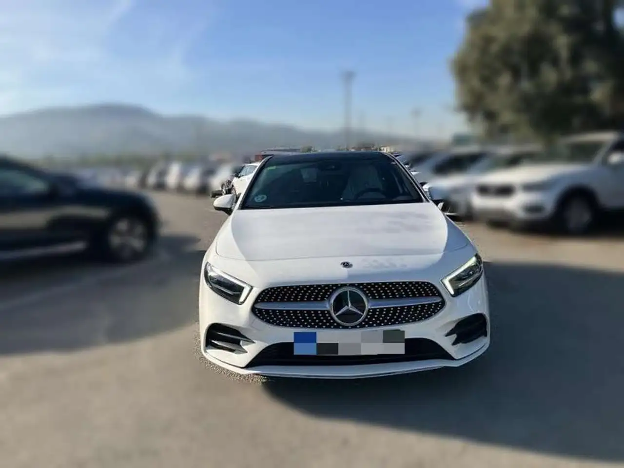 Mercedes-Benz A 180 — photo 1 of 25