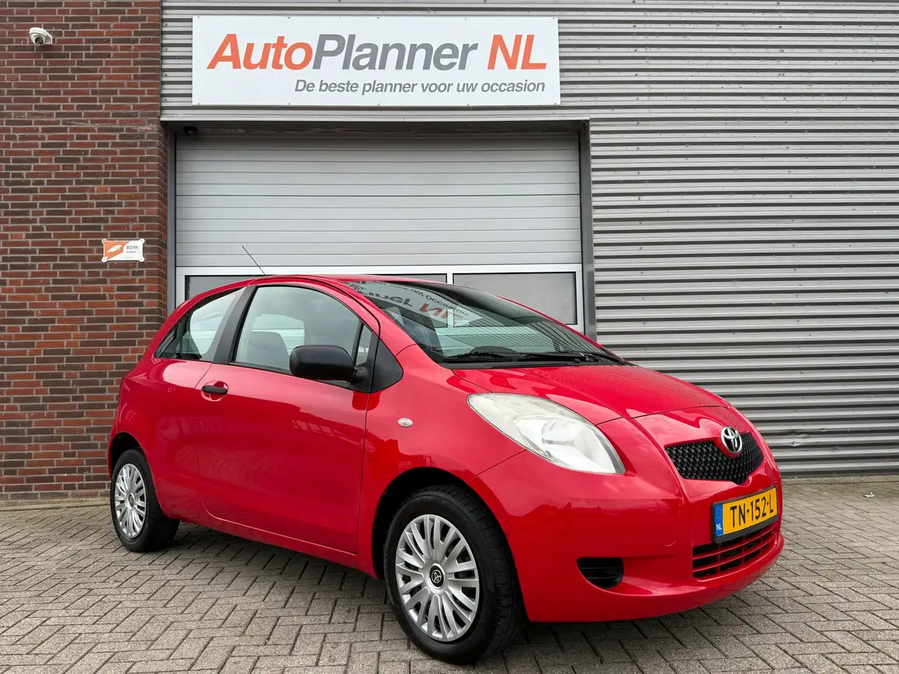 Toyota Yaris 1.0 VVTi! Airco! Elek. ramen! APK 05-2027! — photo 1 of 13
